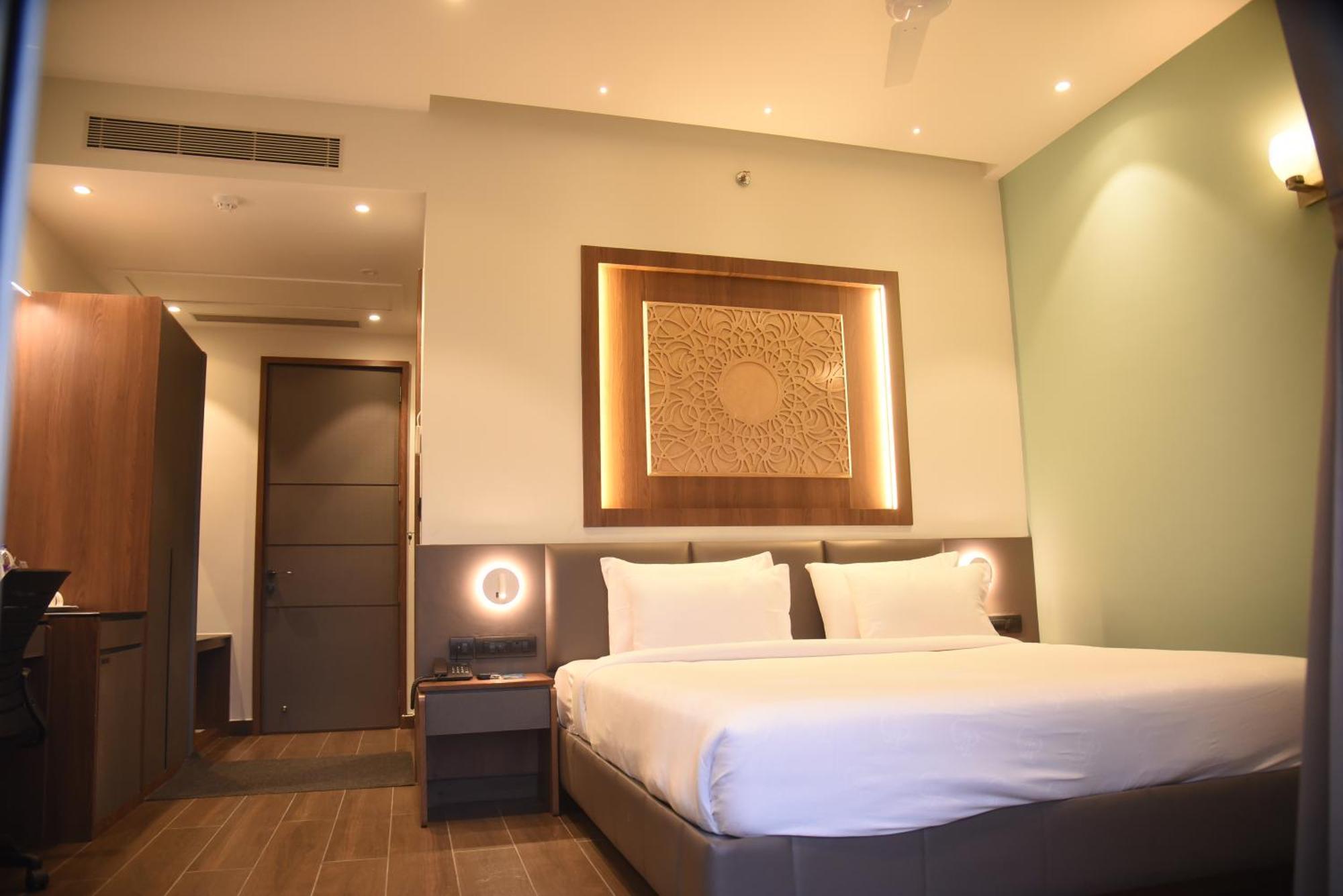 Golden Park Hotel & Resort Māldah Exteriér fotografie