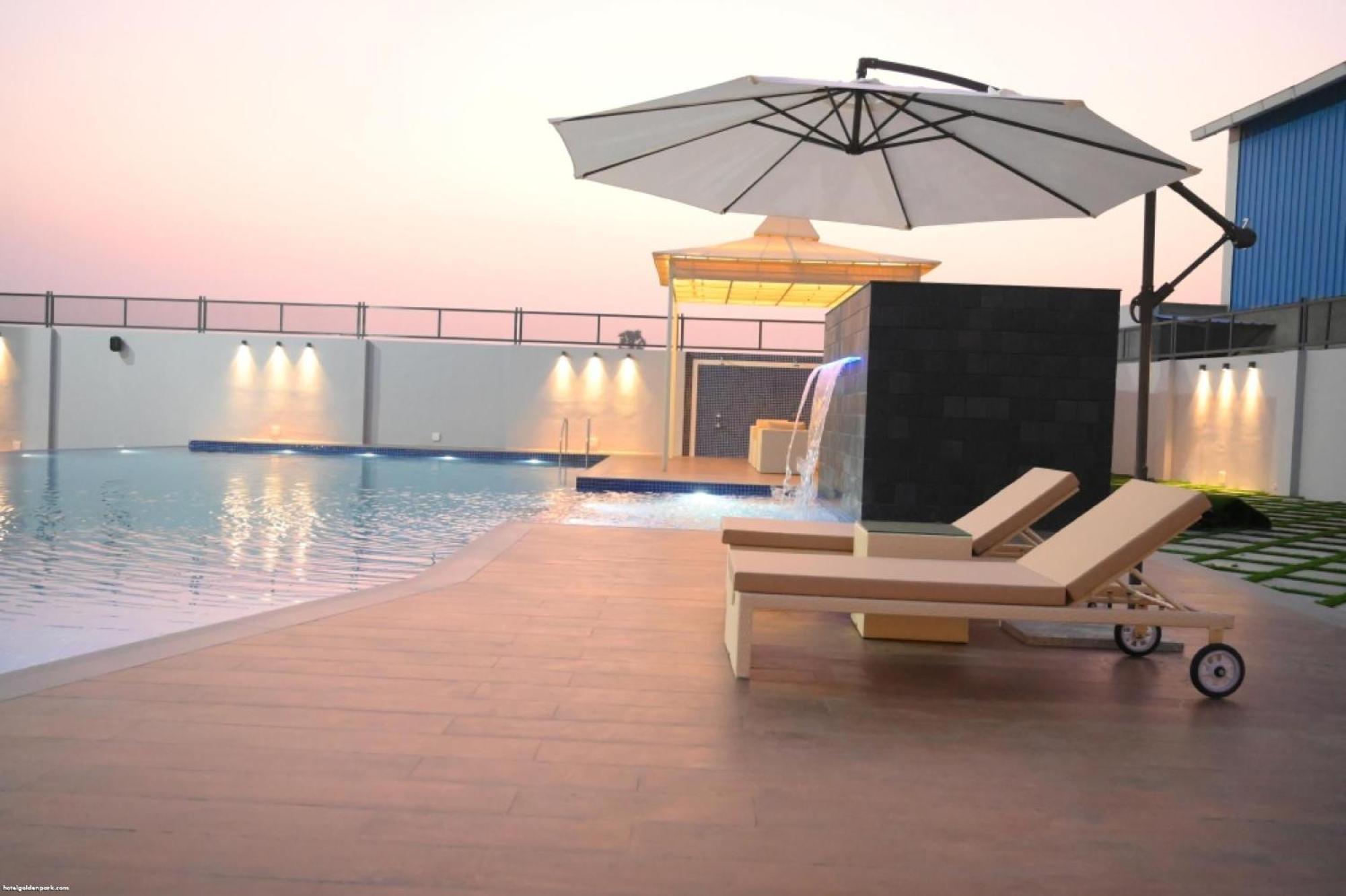 Golden Park Hotel & Resort Māldah Exteriér fotografie